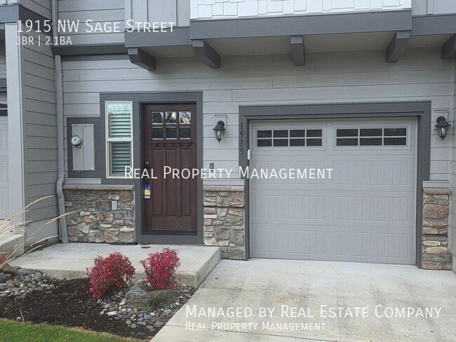 Photo - 1915 NW Sage St