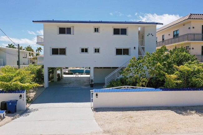 Photo - 177 Lorelane Pl
