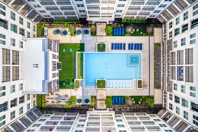 Lookdown de la piscina