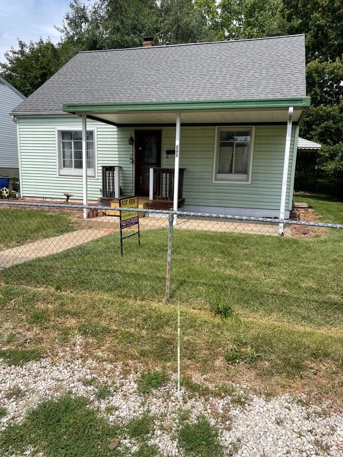 Photo - 695 Cox Ave