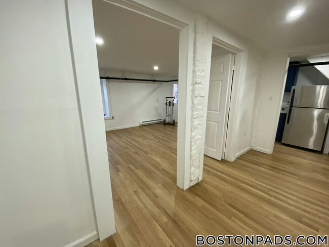 Photo - 686 Parker St Unidad 1