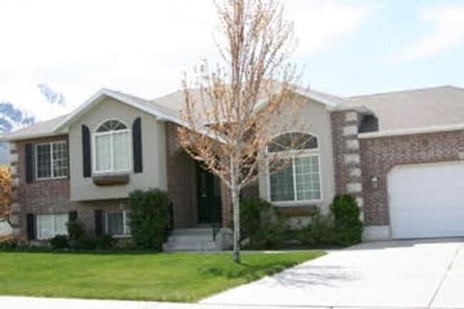 Photo - Beautiful 6 Bed 3 bath in Springville!!