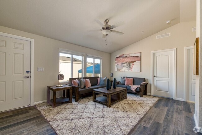 Building Photo - Remodeled 3 Bed/2 Bath National City Unit 1841 Rental