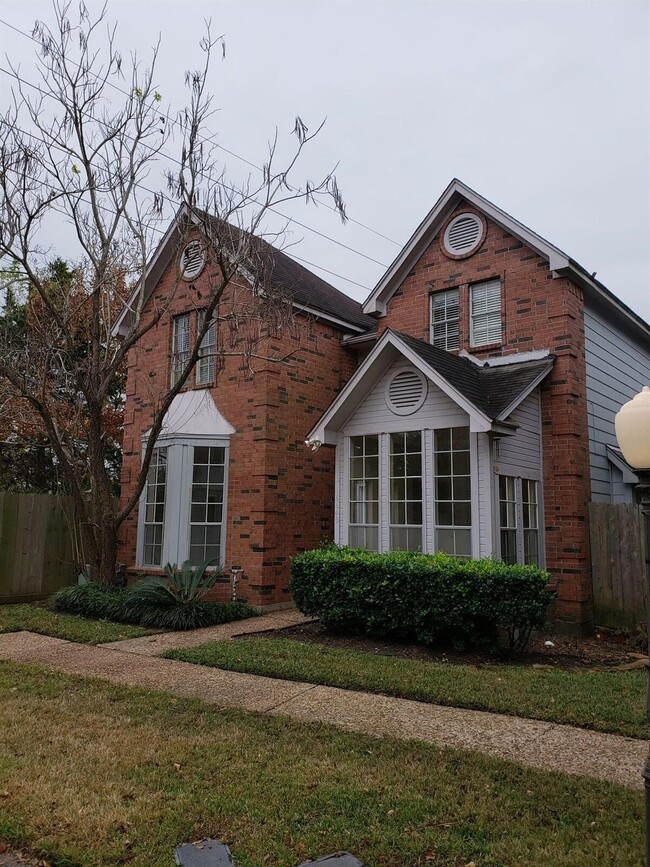 6649 Queensclub Dr