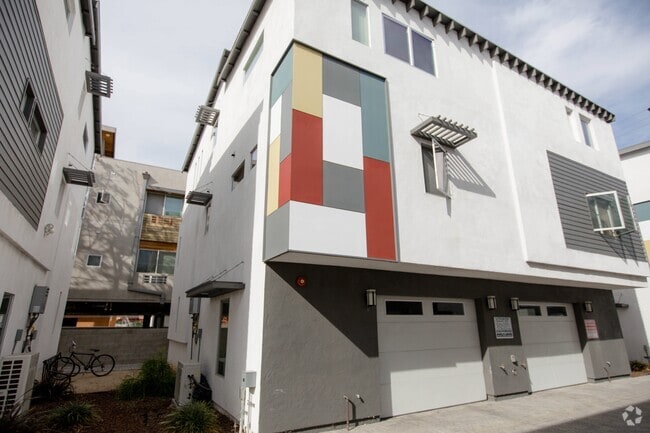 Building Photo - F78--1168 W. 36th Place Rental