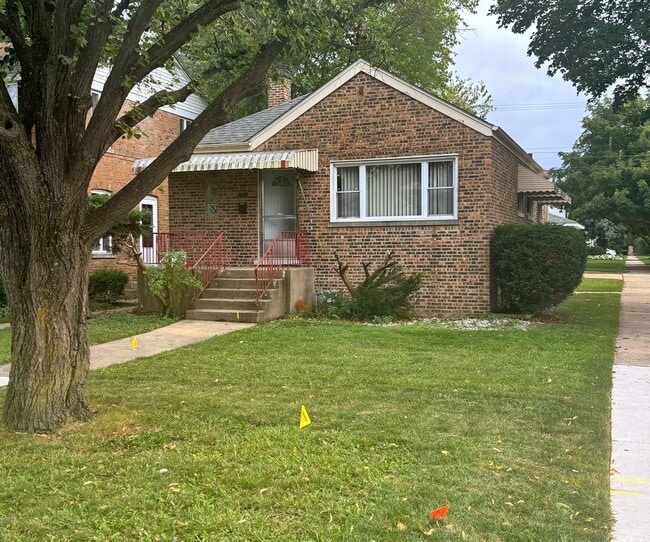 Building Photo - 9119 Southview Ave