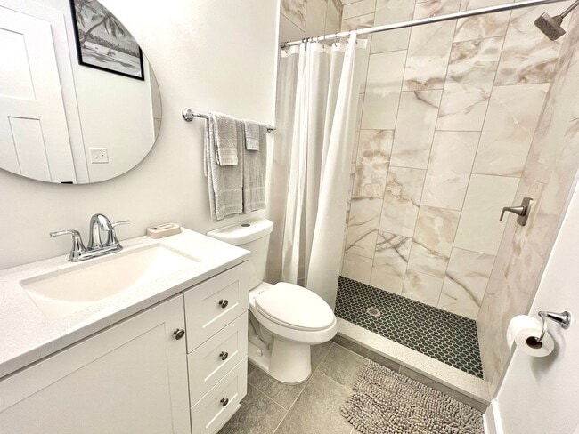Photo - 2041 Adams St Unit 2043