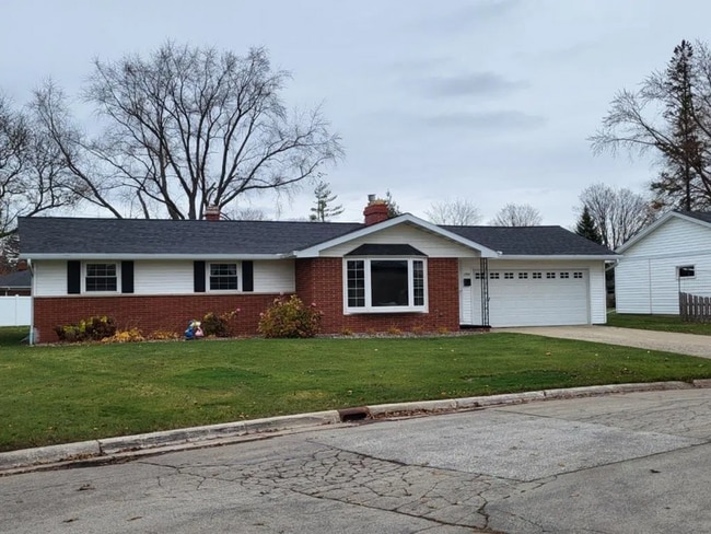 Building Photo - 1798 Chateau Dr Rental