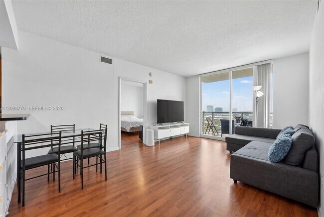 18800 NE 29th Ave Unit 904