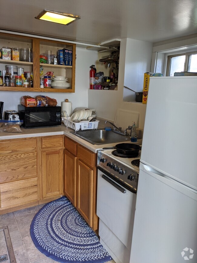 Building Photo - 103 S 8th Ave Unit C Rental