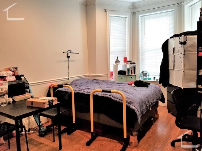 Photo - 1615 Tremont St