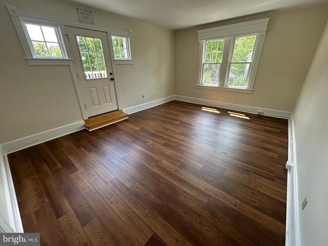 Photo - 209 Grayling Ave Unit 2