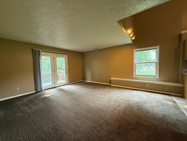 Photo - 3 bedroom, 2 bathroom duplex on Bloomingto...