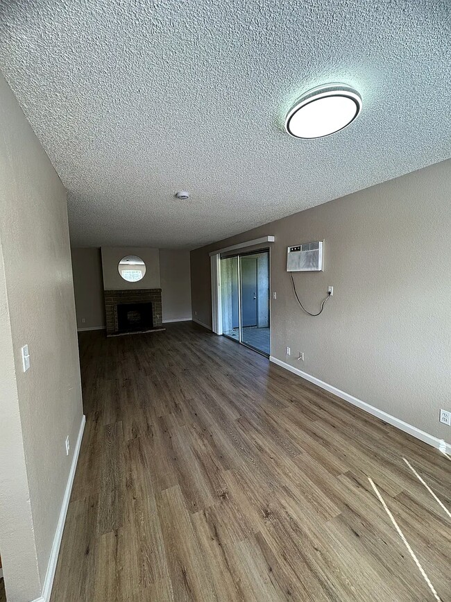 118 Yorkshire Ct Unit B