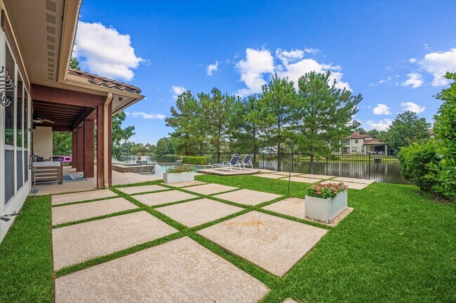 Photo - 19 Paloma Bend Pl