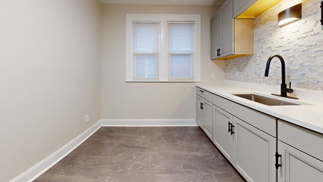 Photo - 12061 Cloverlawn Ave Unit 12063 Cloverlawn Upper