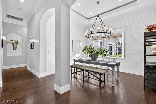 Building Photo - 24920 Divot Dr