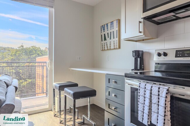 Photo - 210 E Green St Unidad 716.1410573