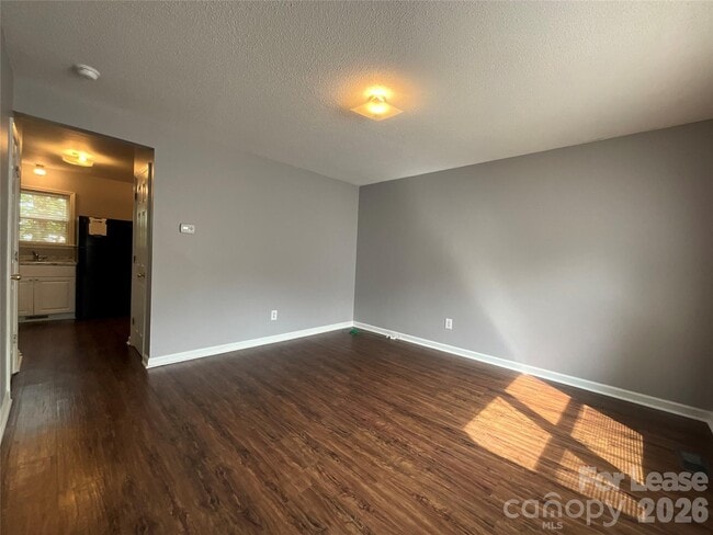 Photo - 206 W 15th St