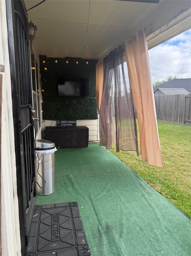Photo - 15327 Summerlyn Point Ln