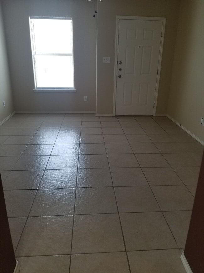 Building Photo - 20478 Oak Hollow Ln Rental