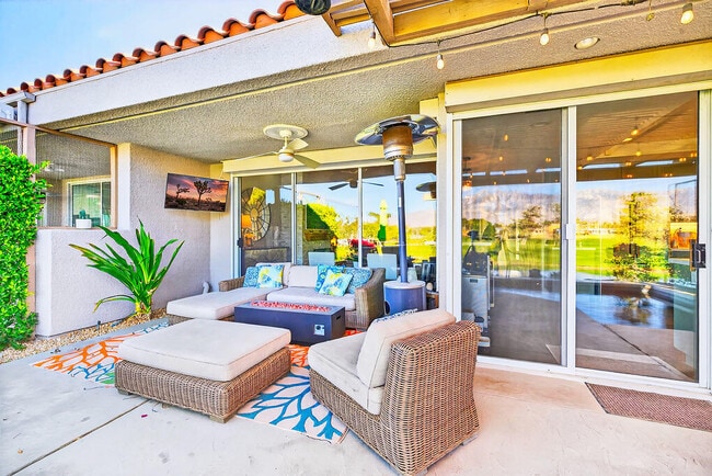 10 Colonial Dr