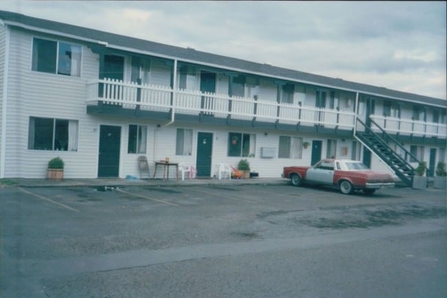 Studio West Apartments