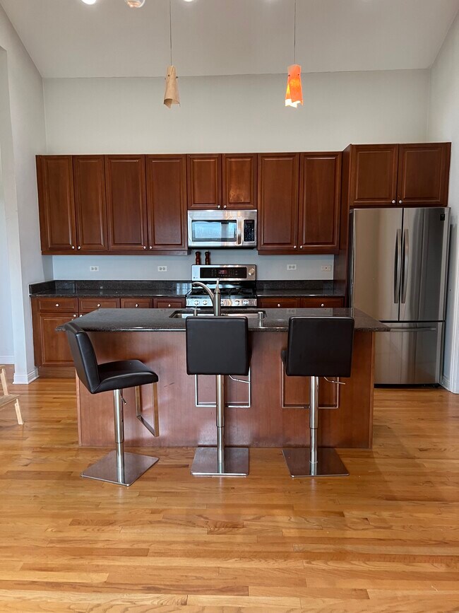 Photo - 930 W Cuyler Ave Unidad 3