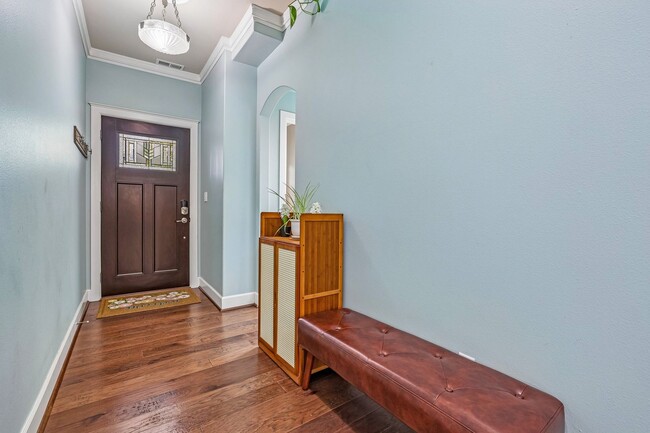 Photo - 10015 1st St NE