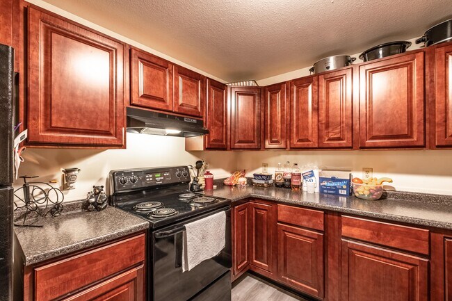 Photo - Pine View Apartments