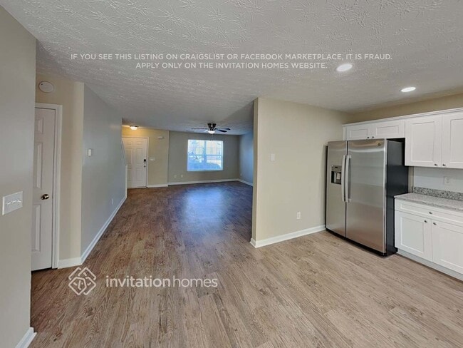 Photo - 324 Springbottom Ct SE