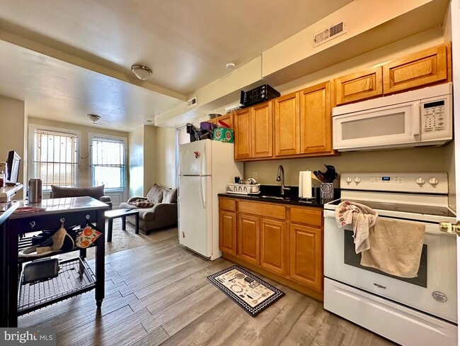 Photo - 1429 W Norris St