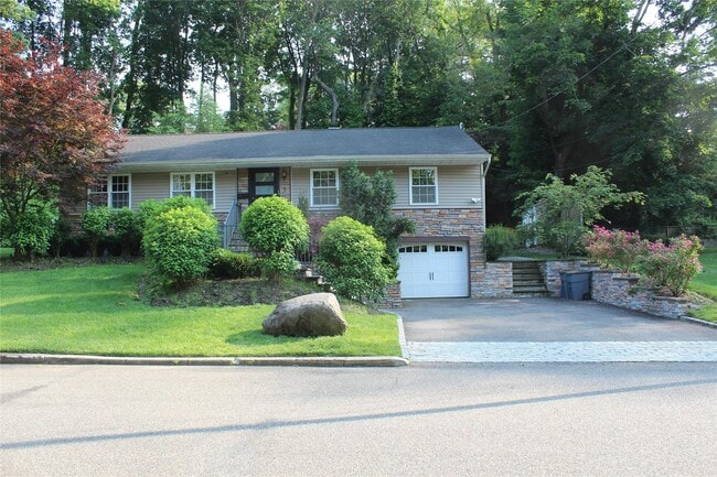 Photo - 5 Meadowfield Ln House