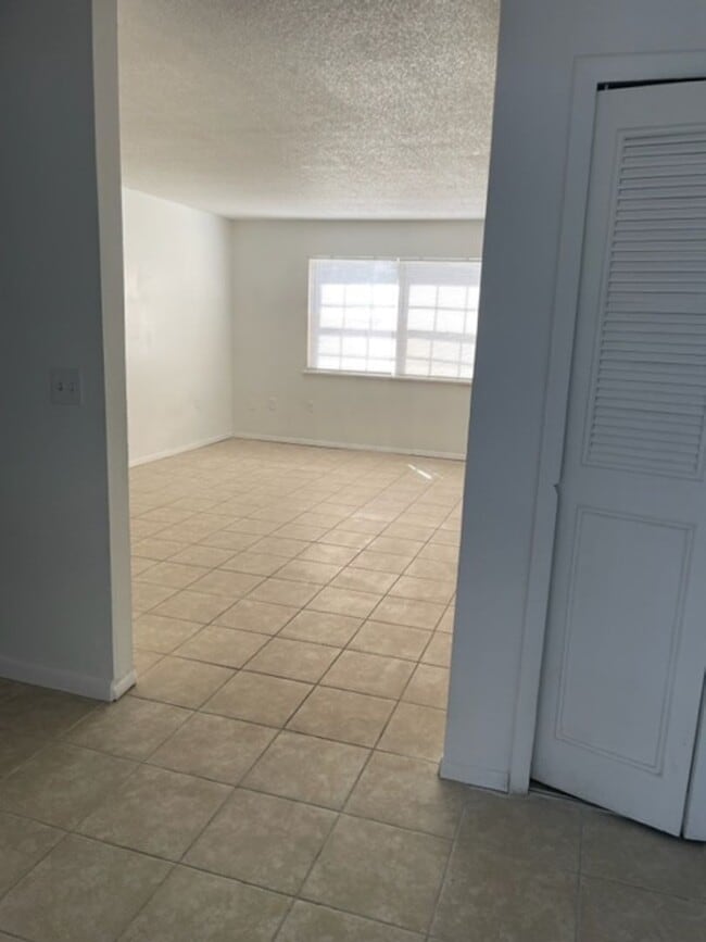 Building Photo - Grove Park - Q104 Unit Q104 Rental