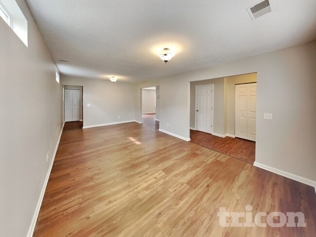 Photo - 308 Fox Trot Dr