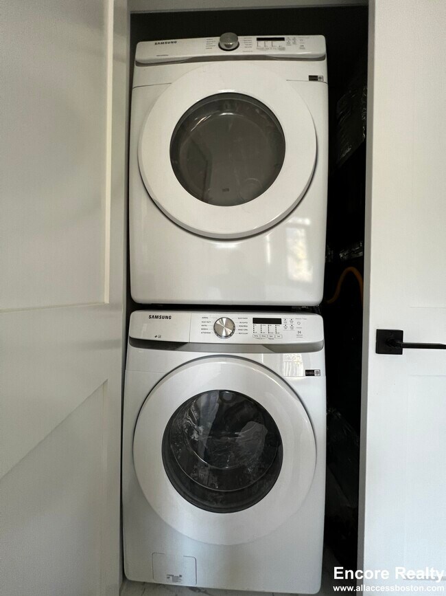 Photo - 201 Everett St Unit 4