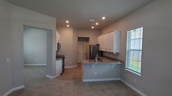 Photo - Lovely 4 bedroom townhome in Venetian Bay