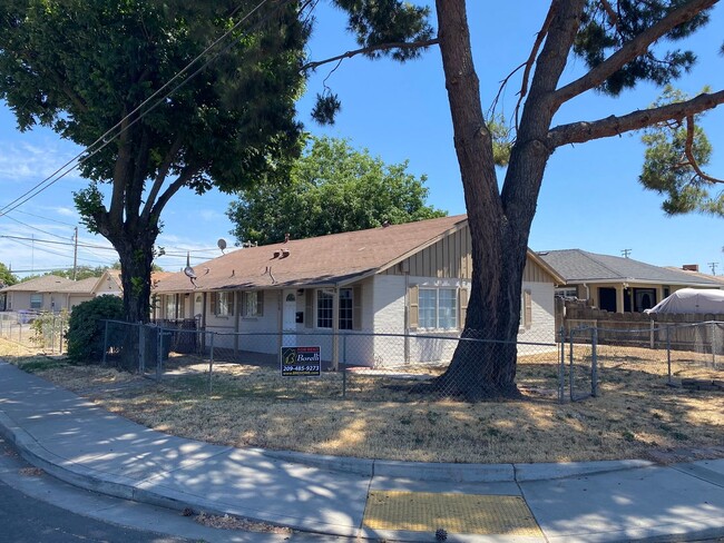 Photo - 2 Bedroom, 1 Bath Duplex for Rent In Ceres