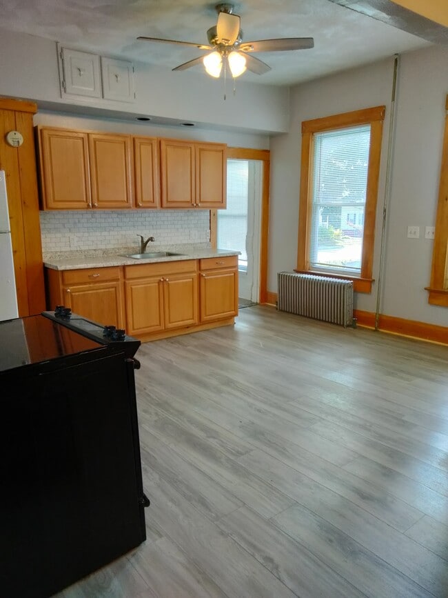 Photo - 35 Lincoln St Unit APT #1