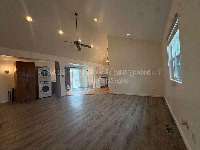 Photo - 310 S 2nd Ave Unidad 2