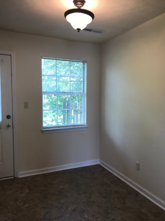 Photo - 1043 Winners Cir