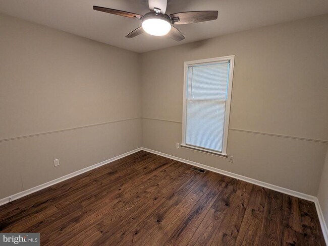 Photo - 1825 Chester Dr