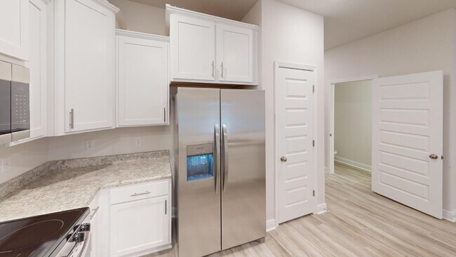 Photo - 710-E Giese Ln