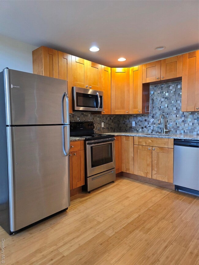 Building Photo - 231 Reynolds Rd Unit 9