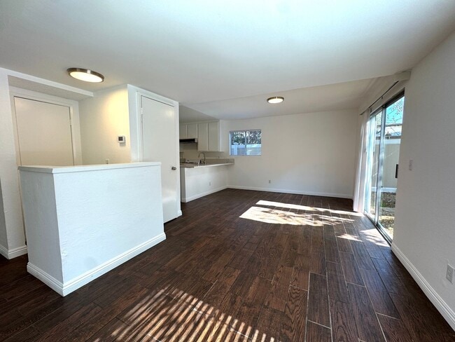 Photo - 3 Bedroom House in Sherman Oaks!
