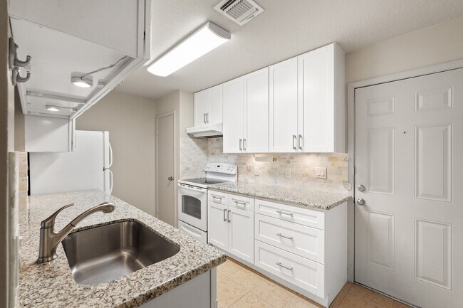 Photo - 10834 Lynbrook Dr