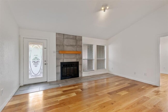 Photo - 2520 Quarry Rd Unidad 306