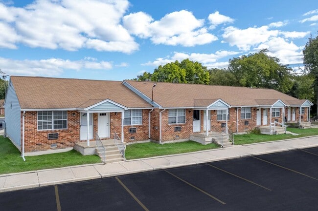 Building Photo - Pleasant Acres