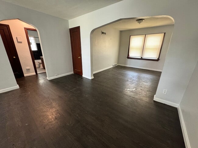 Photo - 2434 Akins Dr