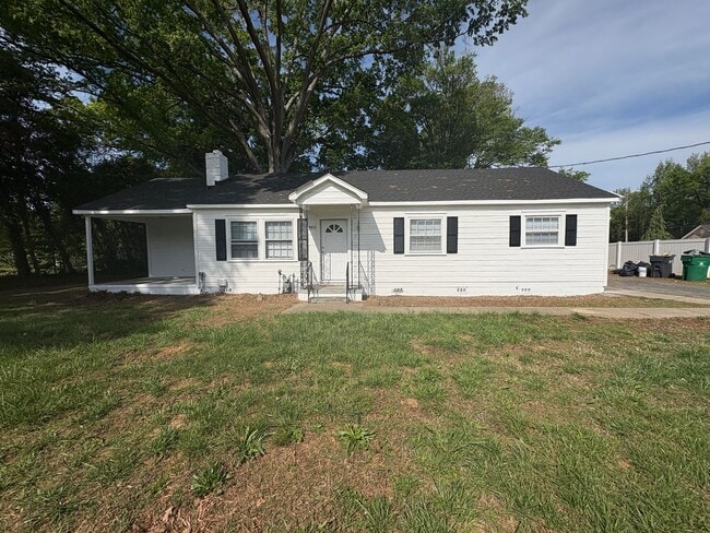 Photo - 3 Bedroom Home in Hickory Grove